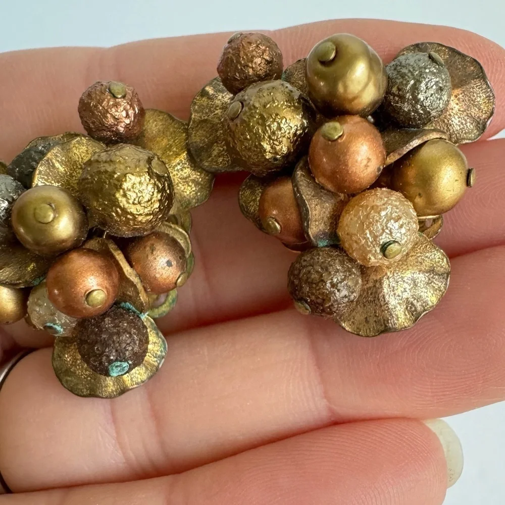 Vintage Eugene Cluster Earrings Clip On Beaded‎ Brass Copper Faux Pearls Signed